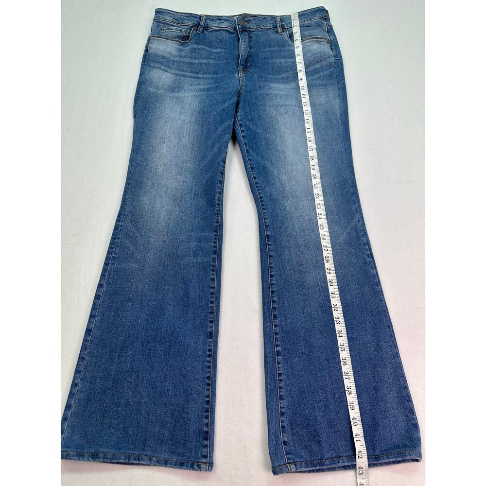 Kut from the Kloth Ana High Rise Fab Ab Flare Jeans Medium Wash Size 18 - Picture 14 of 15